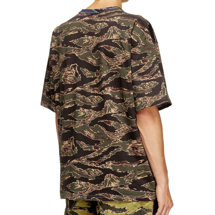 Camo T-shirt with camo logo